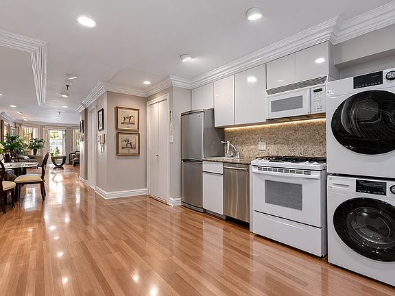 5th image of 163 E 71st St #1C