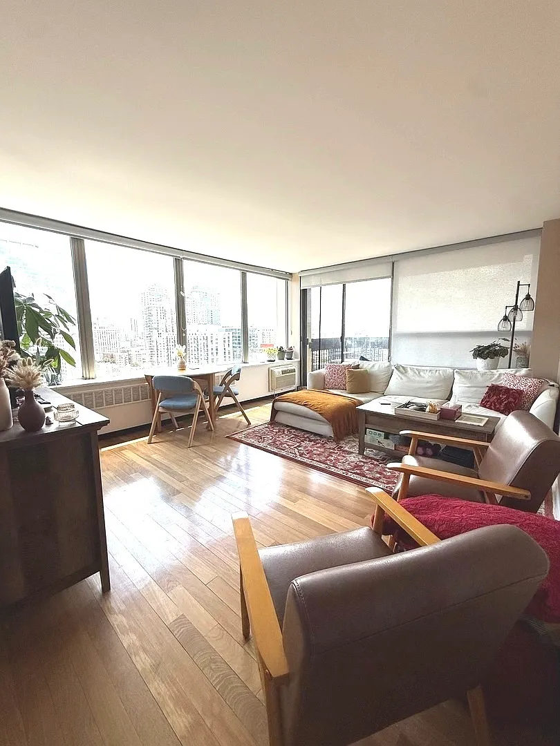2 bed, $3,000 — Photo 4