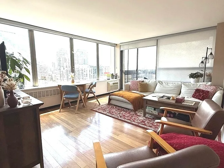 1355 N Sandburg Ter #1801D — Photo 4