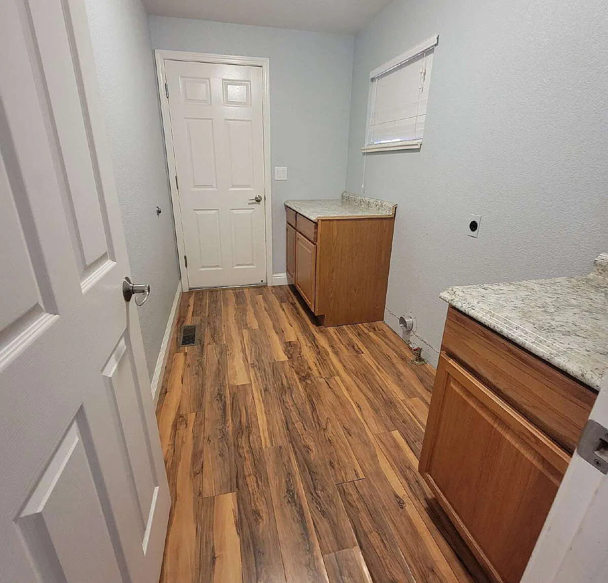 3 bed, 2.0 bath, 1893 sqft, $2,500 — Photo 4