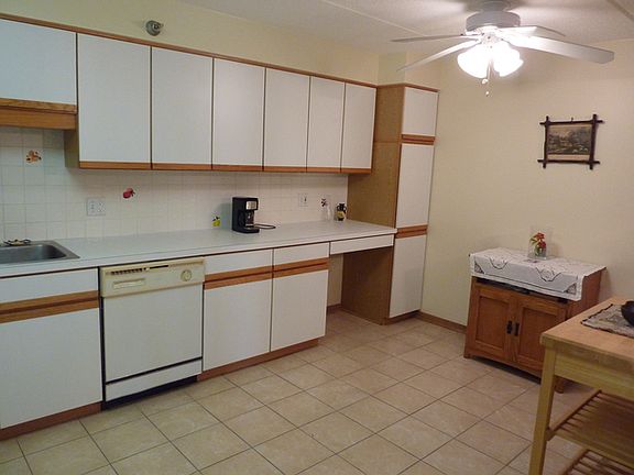 3rd image of 6701 N Milwaukee Ave APT 607