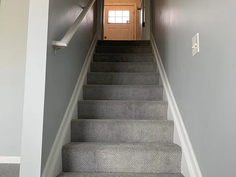 906 Gillespie Ln — Photo 13