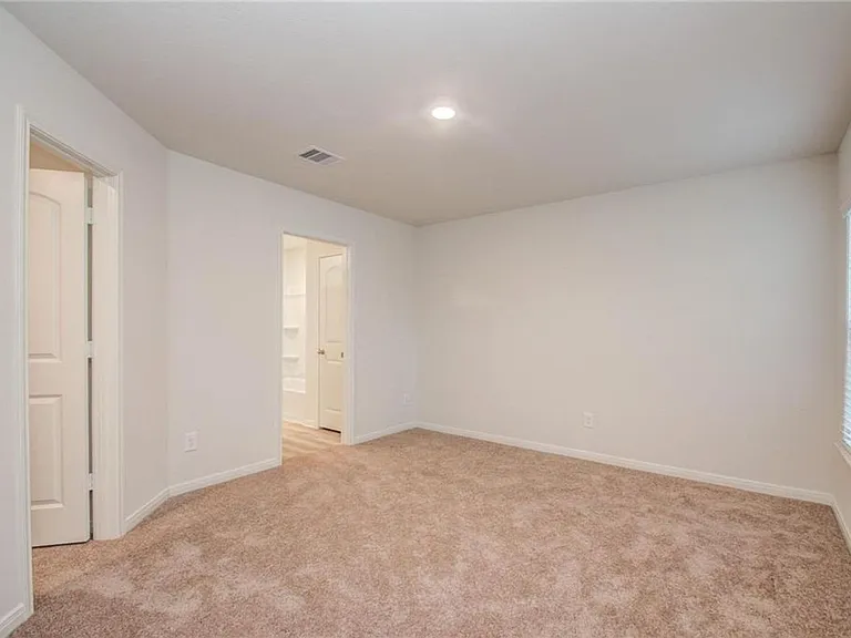 10699 Lost Maples Dr — Photo 20