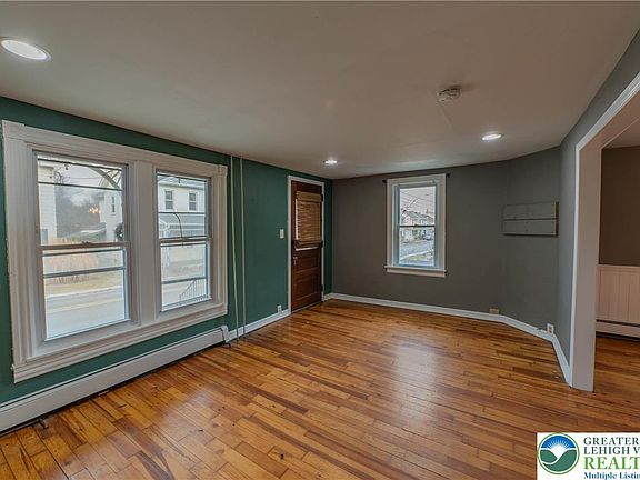 3rd image of 3950 Main Rd W