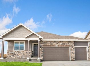 6864 Whisper Trail Ln, Wellington, CO 80549