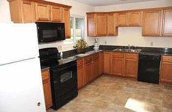 4th image of 9209 Farmington Dr