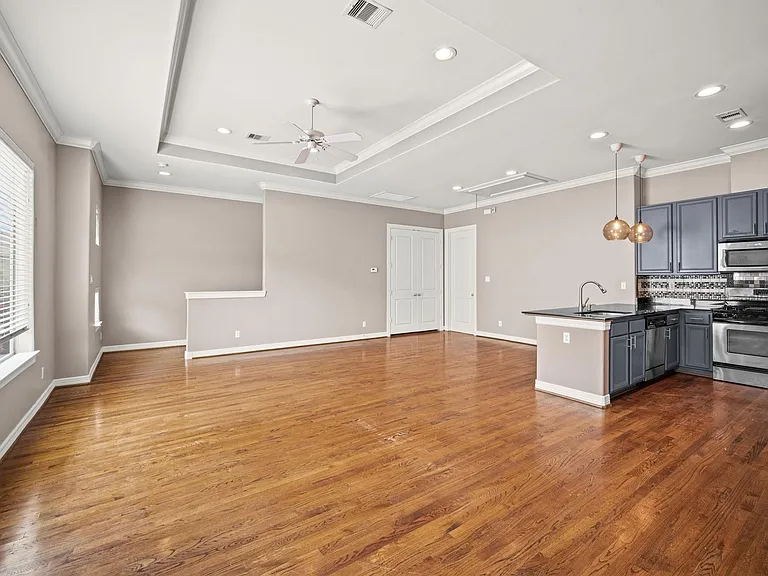 3840 Center St — Photo 8