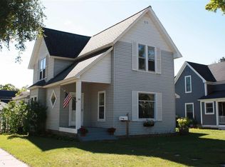 303 W 11th St, Traverse City, MI