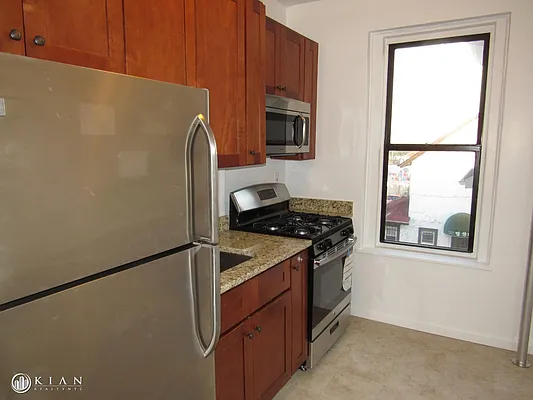 Rented by Kian Realty | media 1