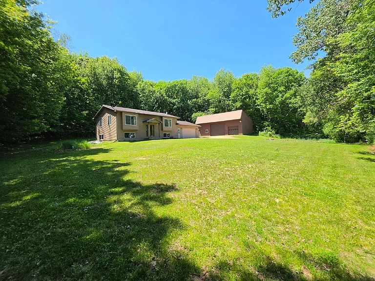 E11975 E Robin Rd — Photo 3
