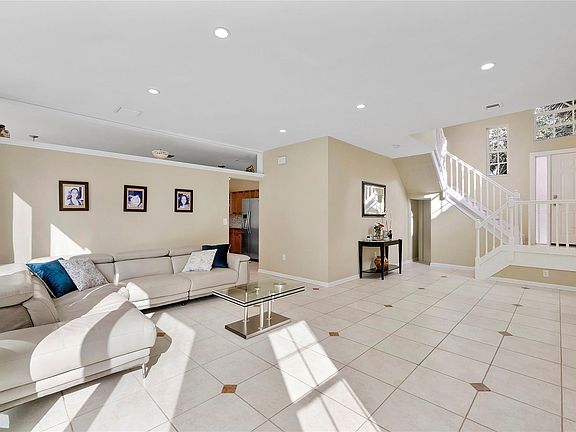 3rd image of 659 NW 88th Drive