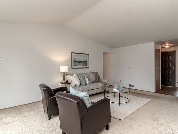 4th image of 5523 S 299th Ct