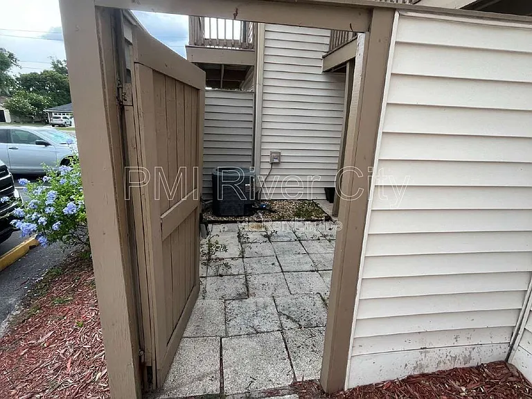 2300 Twelve Oaks Dr #F2 — Photo 4