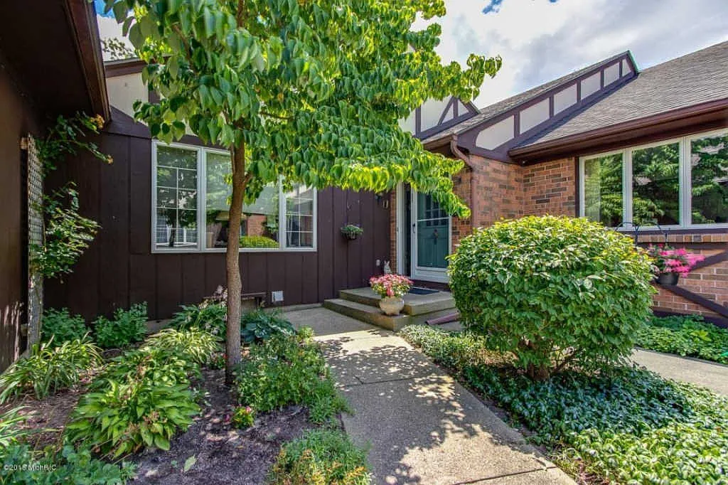 2285 Radcliff Cir SE #57 photo 1