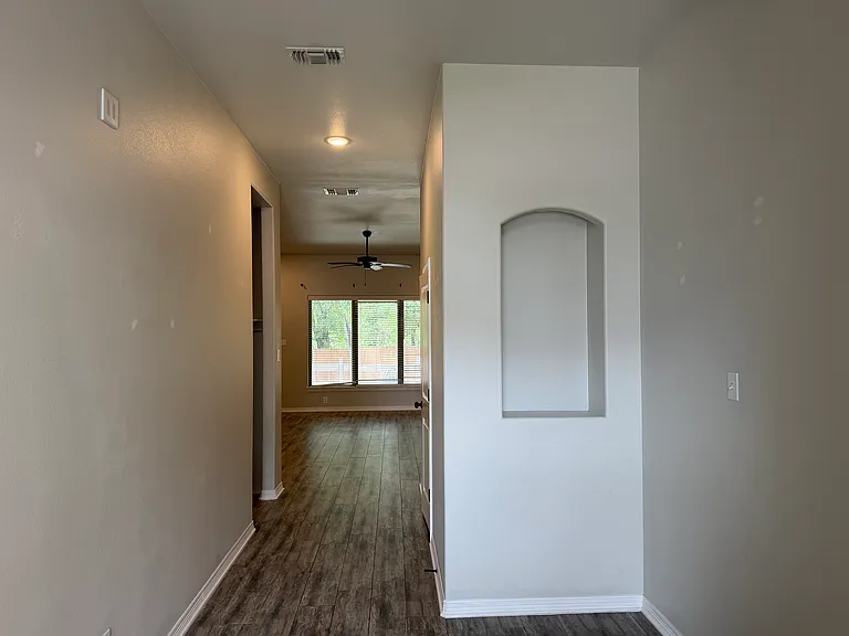 3404 Braford Dr — Photo 2