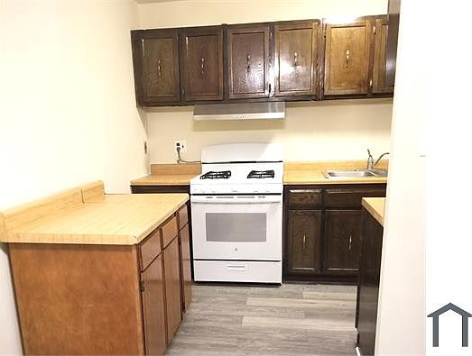 3rd image of 928 Jonathon Ct #6-202