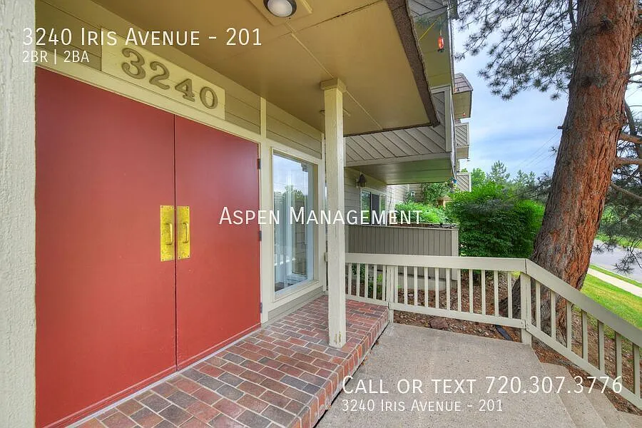 Beautiful North Boulder Condo Prime Location! — Photo 2
