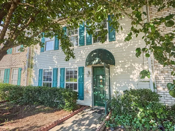 1303 Hillsboro Ln, Helena, AL 35080