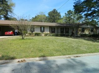 1023 Strawberry Ln, Ellenwood, GA