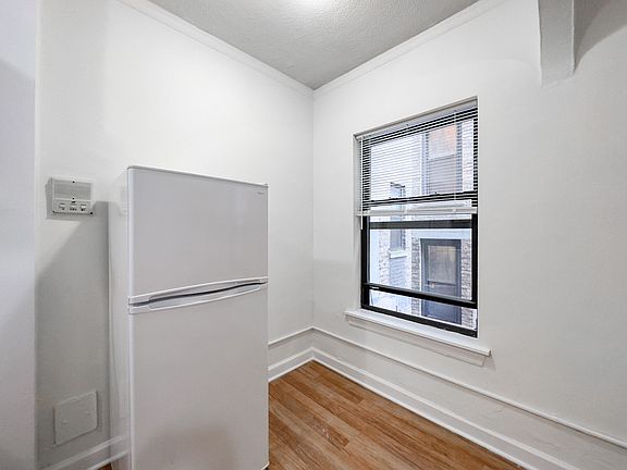 5th image of 5417 N Kenmore Ave #D402
