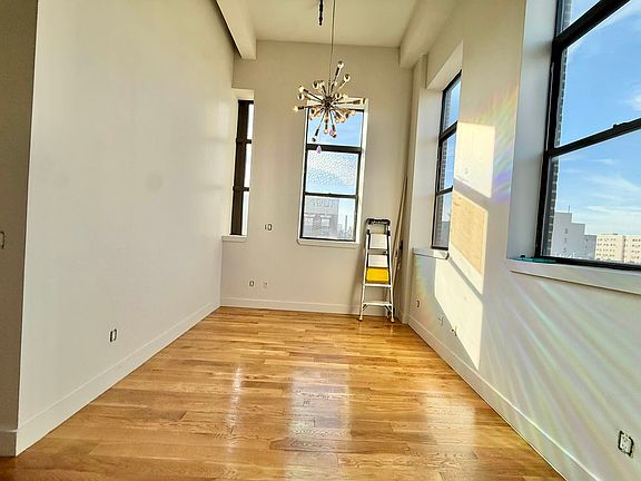5th image of 374 Kosciuszko St #312