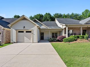 32 Shady Hollow Ln, Greer, SC 29651