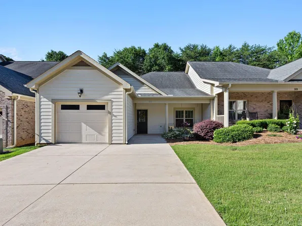32 Shady Hollow Ln, Greer, SC 29651
