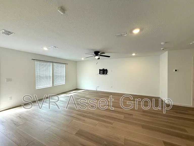 3528 Mildred Way — Photo 10