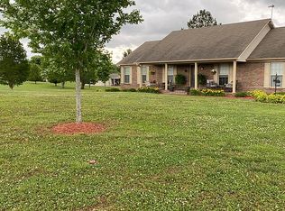 15 Franklin Dr, Lawrenceburg, TN 38464