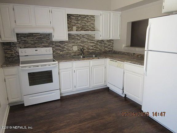 2nd image of 150 13th Ave N APT A