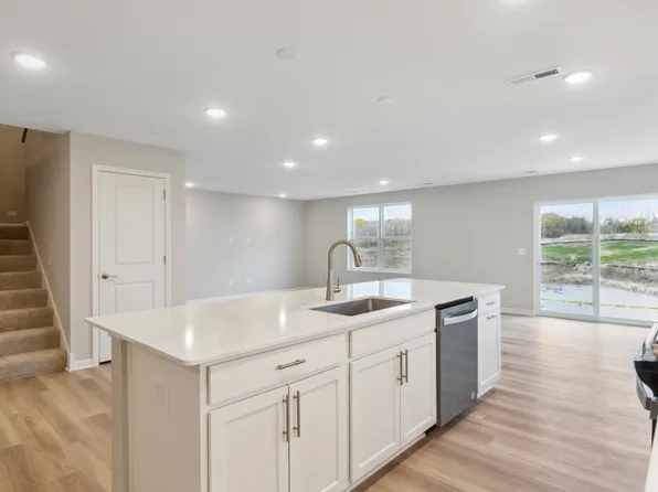 12793 Farnham Ln, Rogers, MN 55374