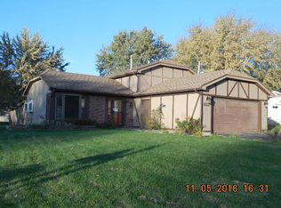 632 Rockhurst Rd, Bolingbrook, IL 60440