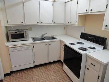 5th image of 625 Biltmore Way APT 402