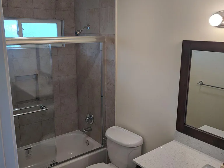 1925 Hackett Ave #1 — Photo 10