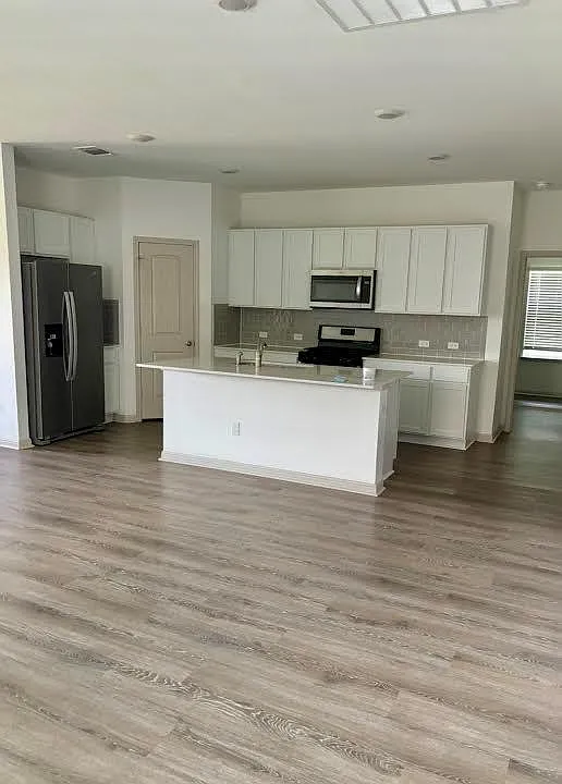 3 bed, 2.0 bath, 1472 sqft, $1,975 — Photo 2