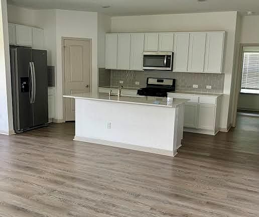 2nd image of 204 Sweetwater Creek Ln