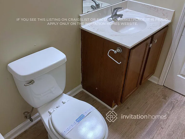 925 Lakeside Ct — Photo 14
