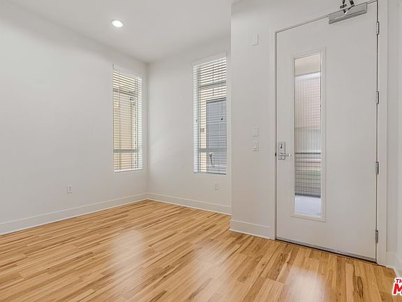 4th image of 12920 Runway Rd Unit 340