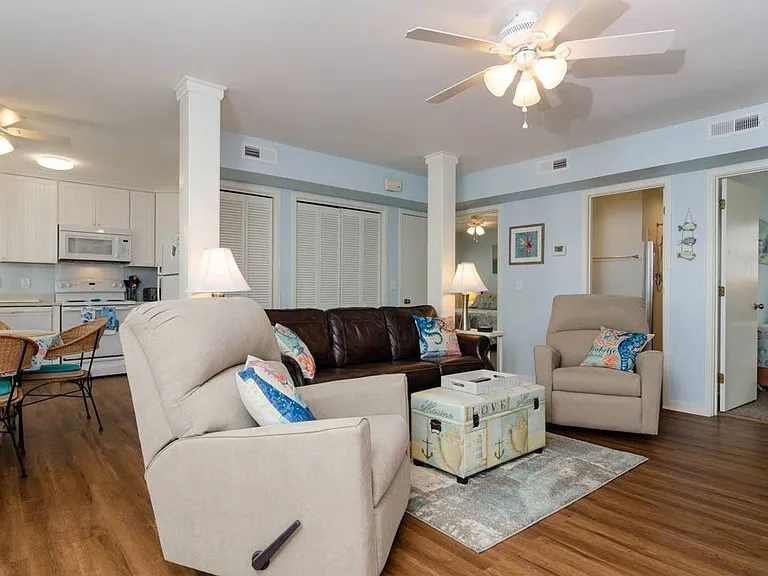 608 Waynick Blvd — Photo 7