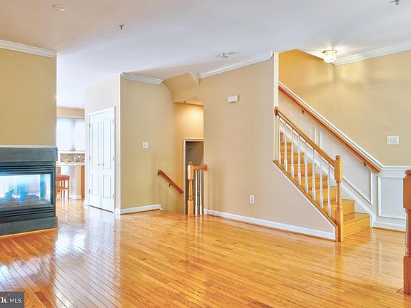 2nd image of 302 Garden View Sq