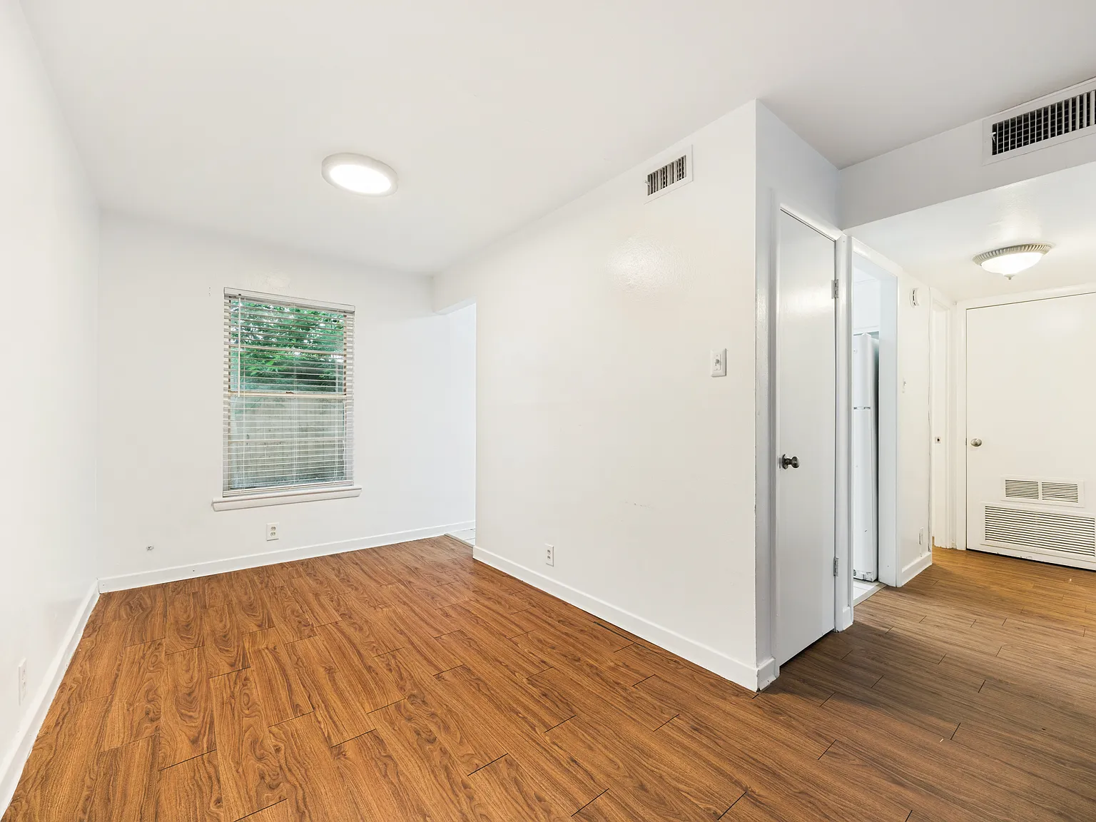 1 bed, 700 sqft, $700 — Photo 3