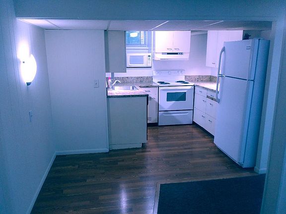 3rd image of 1478 Dale St N
