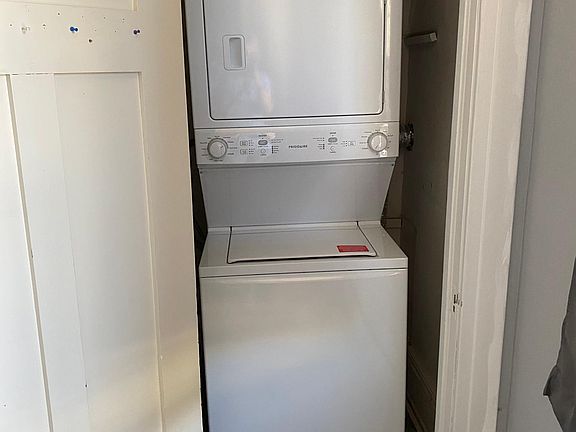5th image of 7 Hakes Ave APT 3