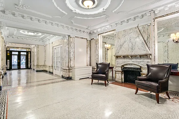 Sold by Compass | media 7