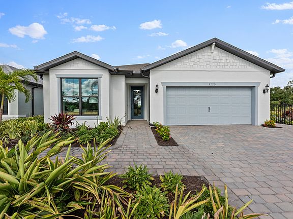 Welcoming Crestmere exterior