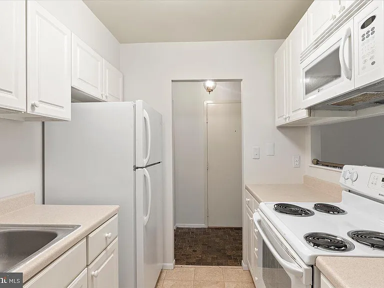 1701 Mount Washington Ct #D — Photo 6