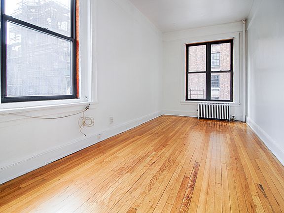 3rd image of 167 W 71st St APT 16