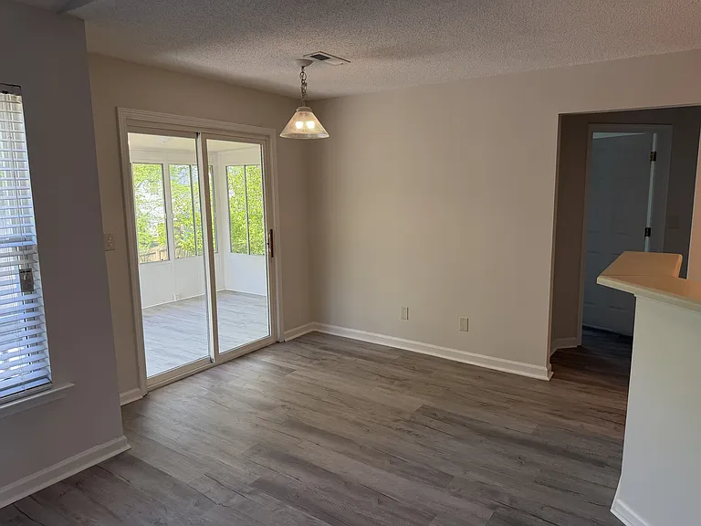 714 Thornbird Cir — Photo 4