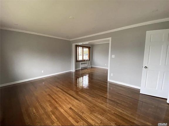 2nd image of 47 Chestnut St Floor 1