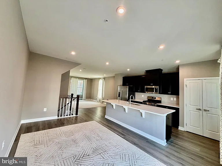 149 Lawndale Dr — Photo 12